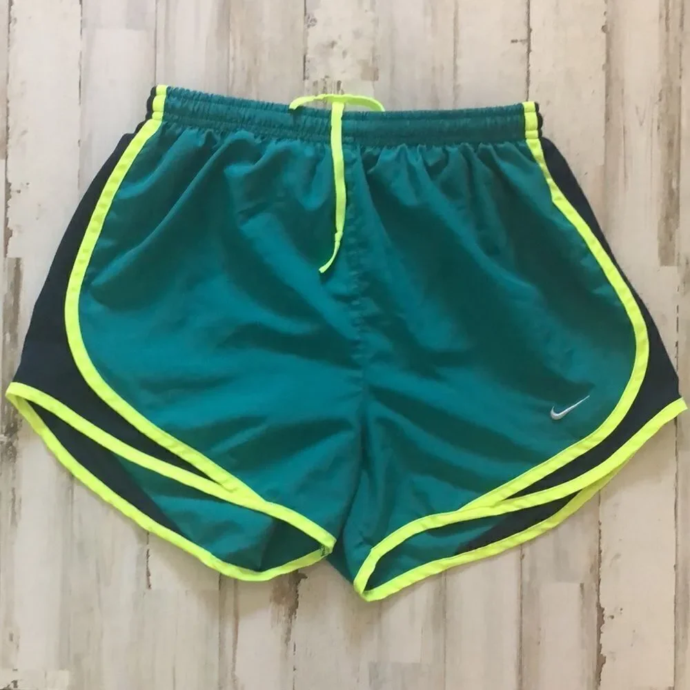 Bundle lady’s Nike flex Sz 8 & Nike shorts  Sz Sm